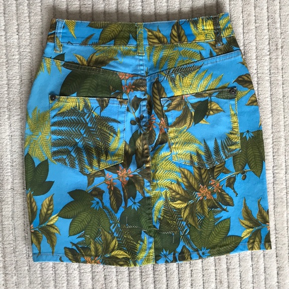 FARM BEAUTIFUL JEAN LIKE FABRIC SKIRT - Picture 2 of 6